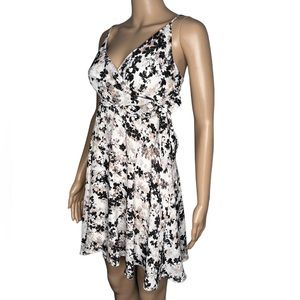 Express white floral spaghetti strap dress size XXS